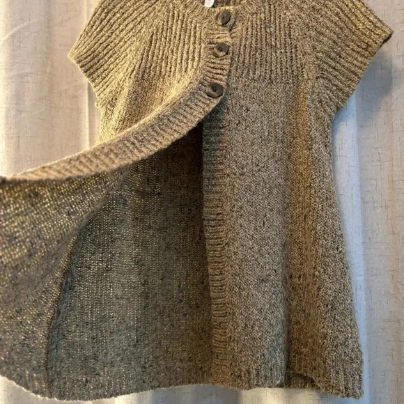 Charter Club 3 button cardigan sweater. Size M. Cap sleeves. Light browns. - Picture 4 of 7